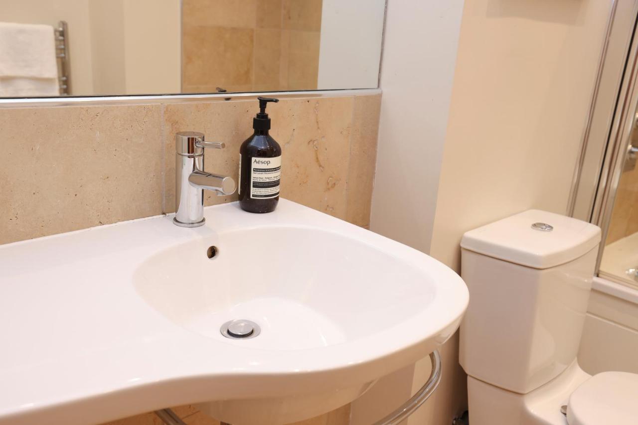 Joivy Spacious 2 Bed,2 Bath Flat, Free Parking And Rooftop Terrace Edimburgo Exterior foto